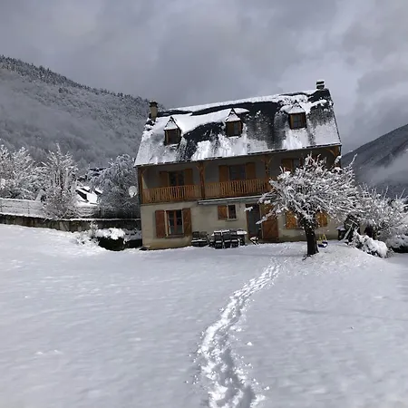 Maison Familiale Au Coeur Des Pyrenees *